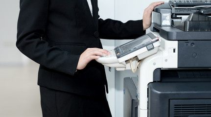 换屏哥电脑和办公设备维修服务全面升级